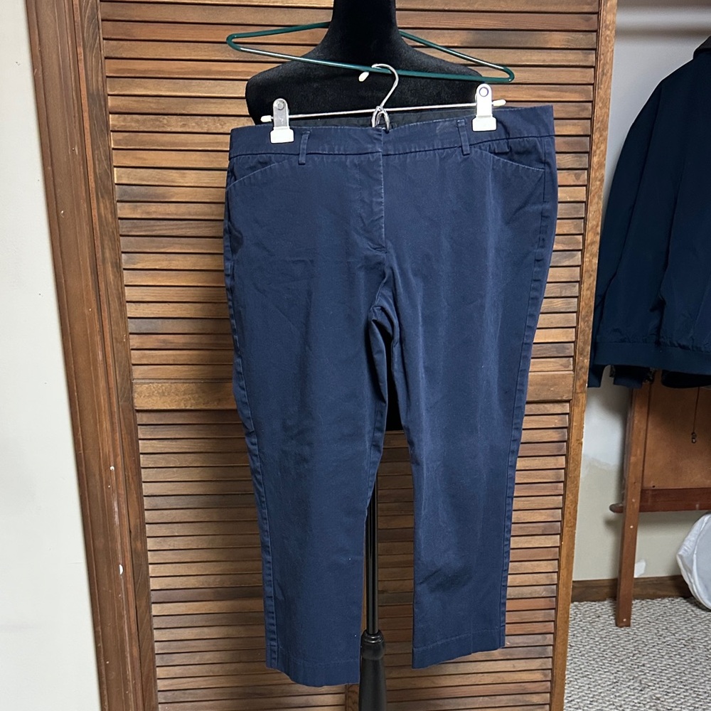 Worthington Navy Blue Cropped Straight Leg Pants